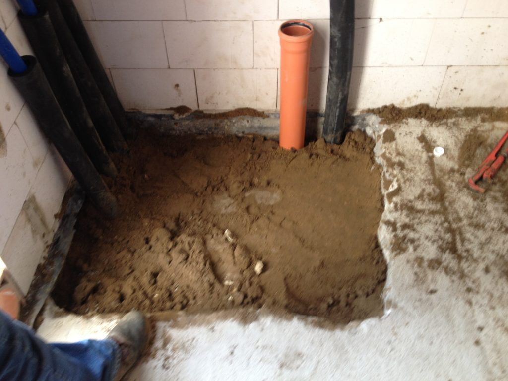 Dziura w kotłowni - czyli wprowadzenie rur do budynku